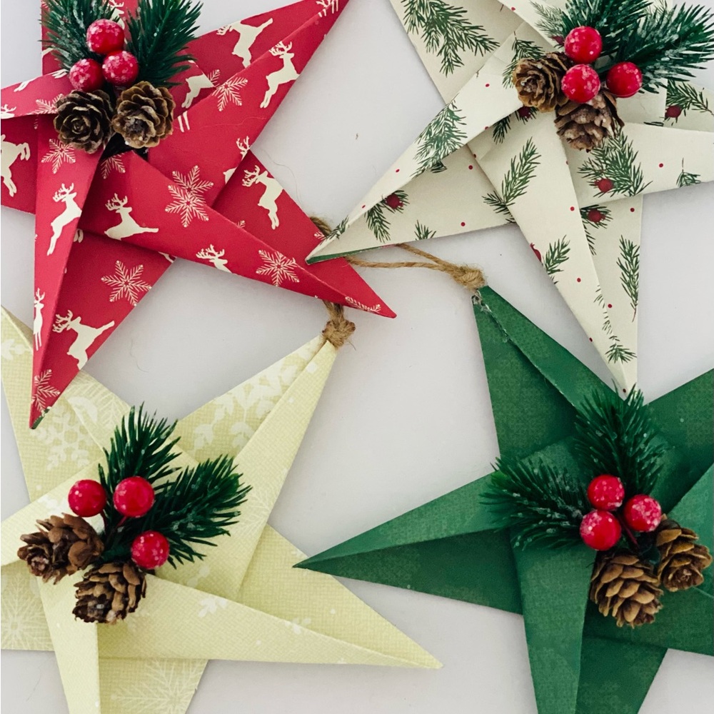 Origami Stars Christmas Ornaments.